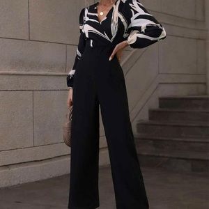 Graphic Print Surprise Neck Lantern Sleeve